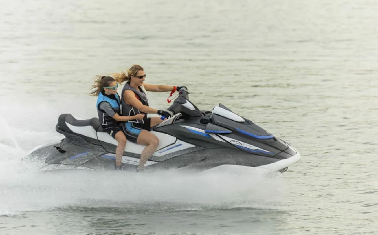 Купить права на гидроцикл через ГИМС: просто, быстро и без лишних формальностей!