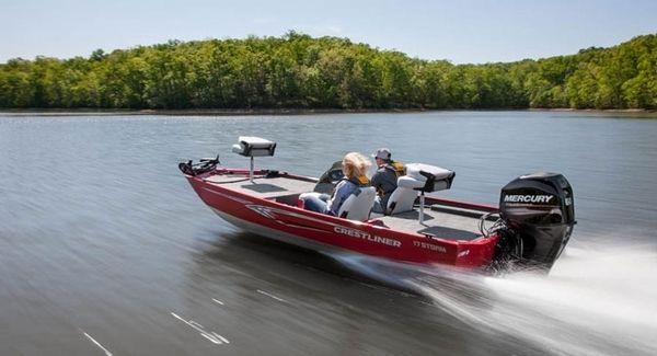 Как быстро и официально получить удостоверение на управление катером или моторной лодкой в России